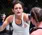 Mineira Lara Procpio vence inglesa por pontos e se recupera no UFC