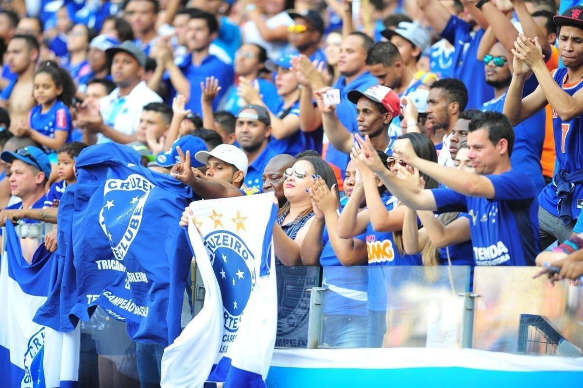 Fotos do jogo entre Cruzeiro e Corinthians, no Mineiro, pela 26 rodada do Campeonato Brasileiro