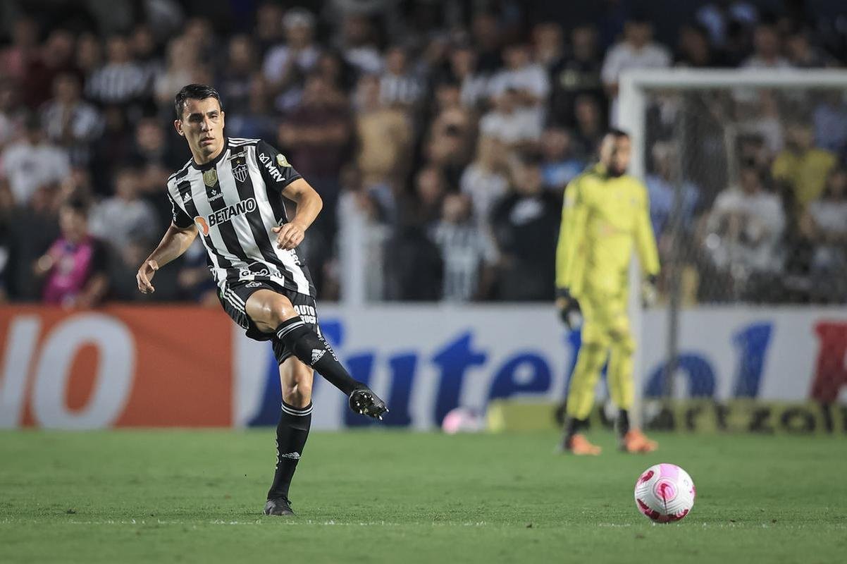 Fotos do jogo entre Santos e Atltico na Vila Belmiro, em Santos, pela 30 rodada do Campeonato Brasileiro
