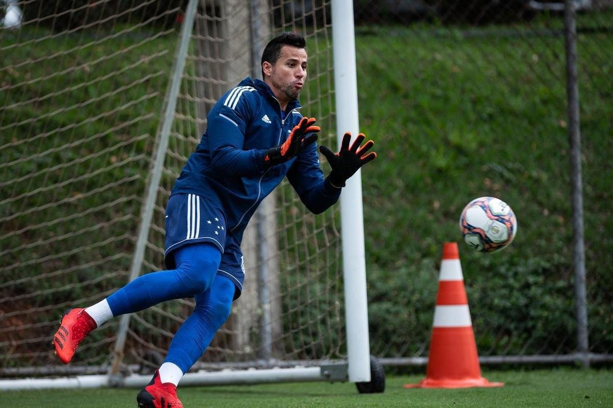 Fotos do treino do Cruzeiro desta segunda-feira (18/10)