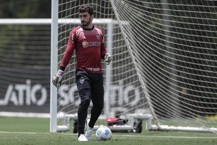 Após a vitória por 2 a 1 sobre o Cuiabá, neste domingo (24), pelo Campeonato Brasileiro, o elenco do Atlético se reapresentou e treinou na tarde desta segunda-feira (25), na Cidade do Galo, em Vespasiano. As atividades visaram o duelo de volta da semifinal da Copa do Brasil, contra o Fortaleza, que ocorrerá na quarta-feira (27). Por ter vencido o jogo de ida por 4 a 0, no Mineirão, o Galo tem vaga encaminhada na decisão do principal torneio mata-mata do país.