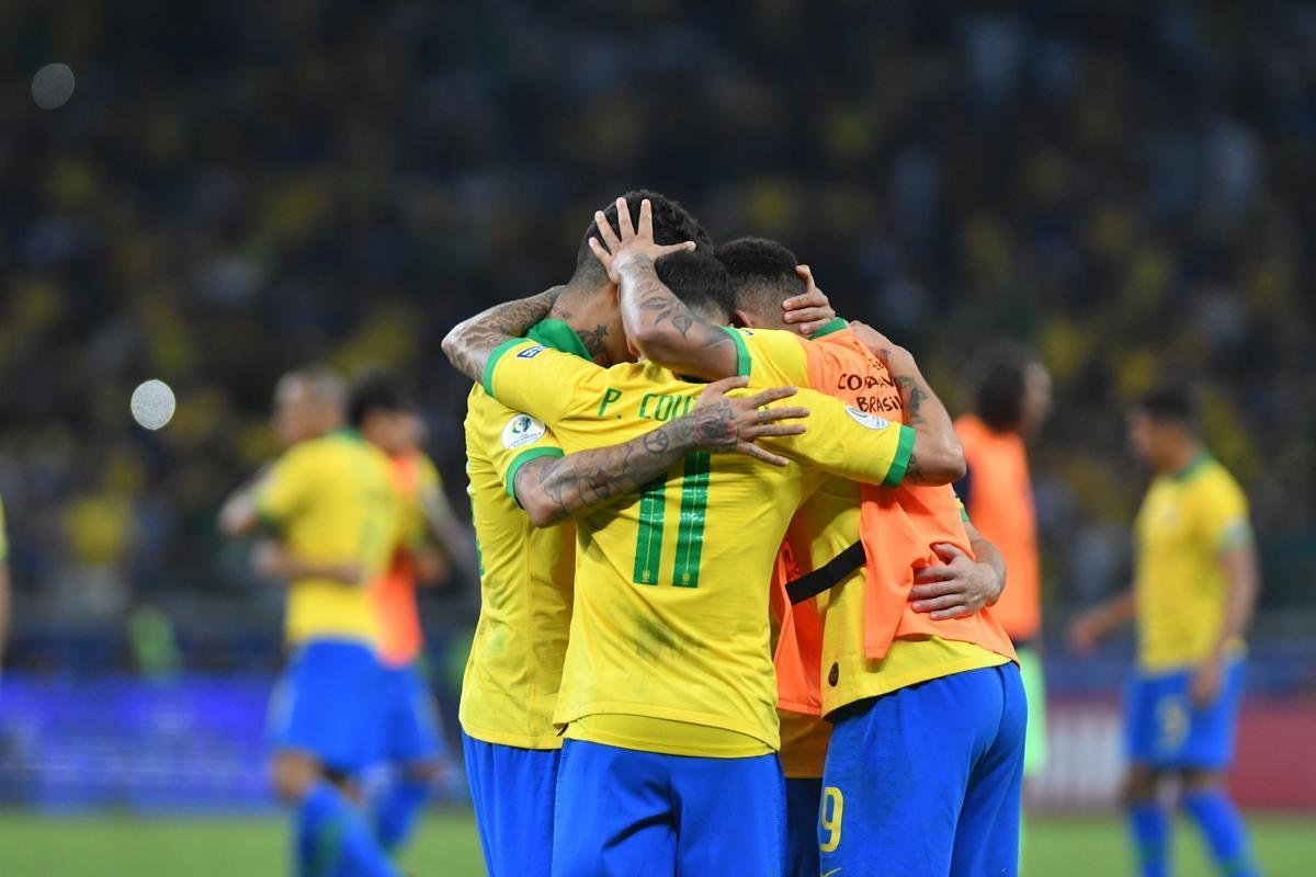 Fotos da vitria do Brasil sobre a Argentina, por 2 a 0, no Mineiro, pela semifinal da Copa Amrica; Gabriel Jesus e Firmino marcaram os gols da seleo em BH