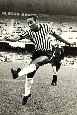 12 - Tião: Sebastião Rocha fez 283 partidas pelo Atlético e marcou 32 gols. Tião foi campeão brasileiro pelo Atlético em 1971 e esteve em campo defendendo a Seleção Mineira que venceu o Rver Plate por 1 a 0 na inauguração do Mineirão, em setembro de 1965. Pelo Galo, além do Brasileiro, Tião conquistou o Campeonato Mineiro de 1970.