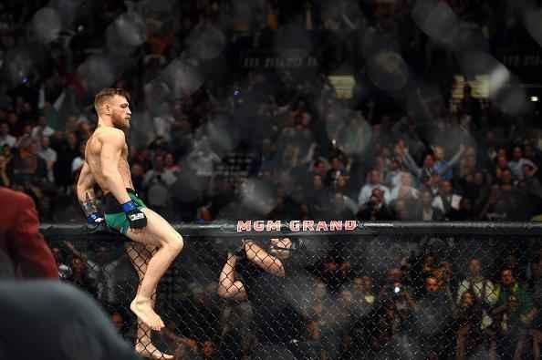 Imagens do incrível nocaute de Conor McGregor sobre José Aldo