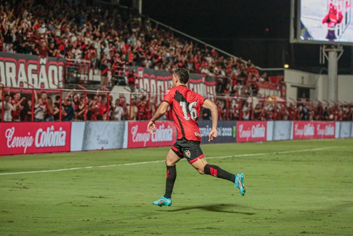 O Atltico-GO tambm tem os mesmos dois jogos de invencibilidade. Com a vitria diante do Fluminense na ltima rodada, o Drago saiu do Z4