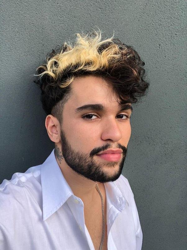 Marcelo Tofani - cantor e compositor, 25 anos:
