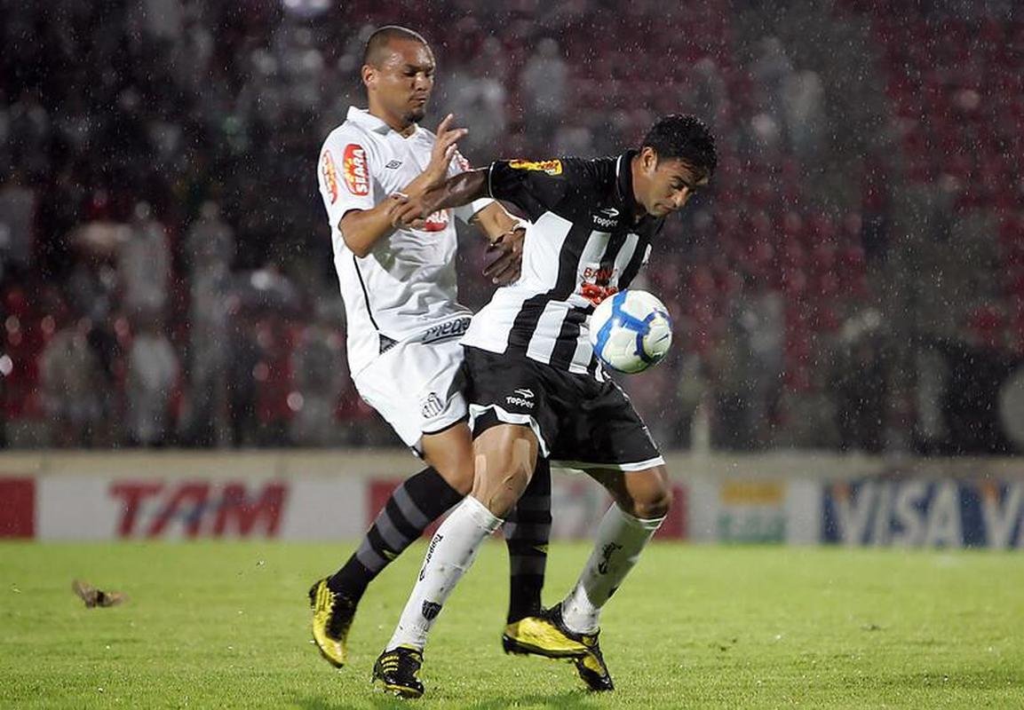 Werley em jogos com a camisa do Atltico