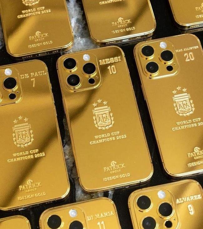 Iphones foram banhados a ouro pela Idesign Gold, a pedido de Lionel Messi