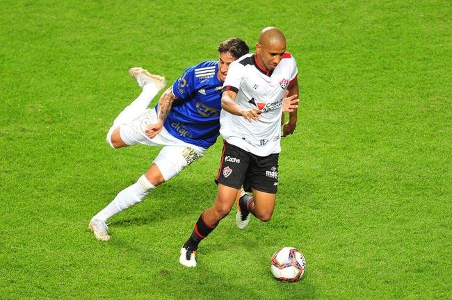 Fotos do duelo entre Cruzeiro e Vitria, no Independncia, em Belo Horizonte, pela 17 rodada da Srie B do Campeonato Brasileiro