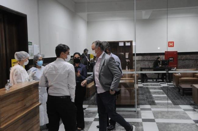 Imagens da reunio da Prefeitura de Belo Horizonte com dirigentes de Cruzeiro, Atltico e Amrica e representantes de torcidas organizadas. Tema do encontro foi o retorno do pblico aos estdios de futebol na capital mineira.