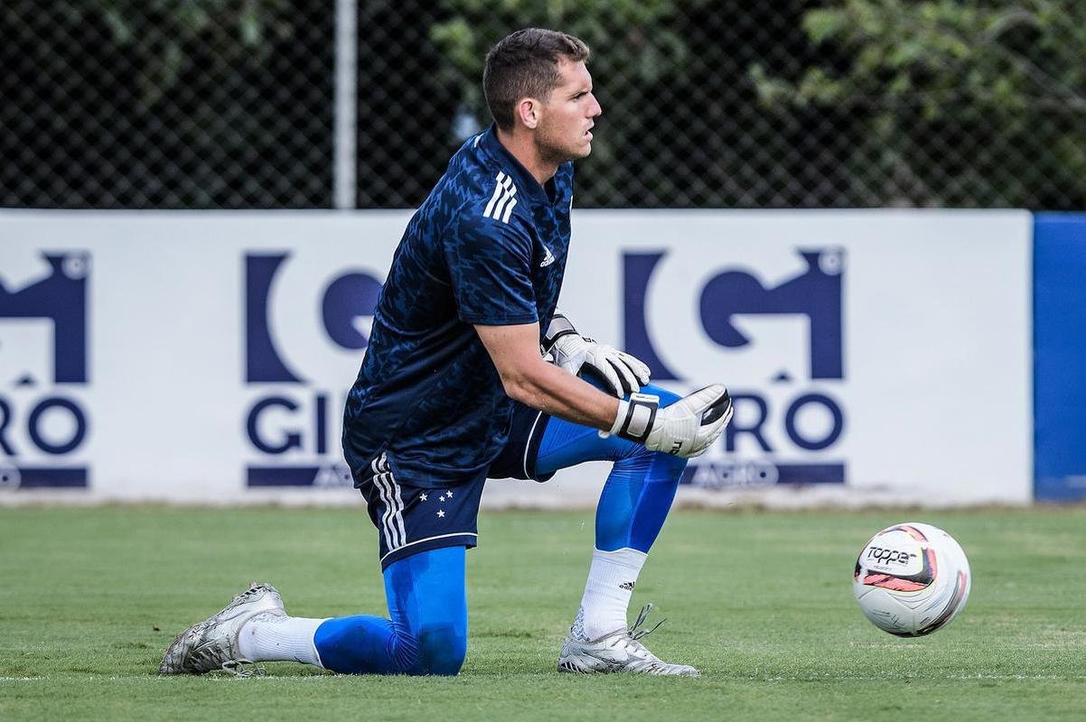 Rafael Cabral, goleiro
