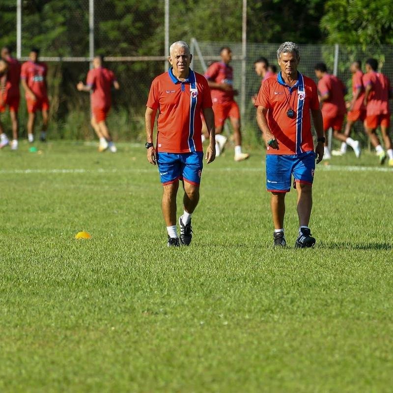 Com jogadores conhecidos da torcida mineira, como o zagueiro Edcarlos o meio-campista Leandro Domingues, o Betim apresentou o elenco nessa segunda-feira (21)