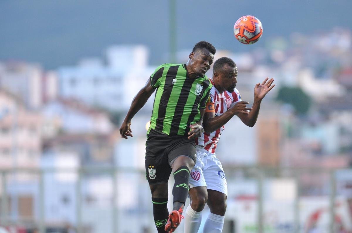 Veja fotos do jogo entre Amrica e Villa Nova