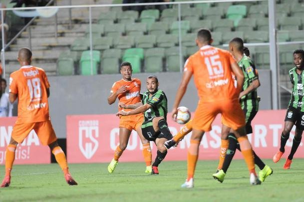 Com gols de Felipe Augusto e Al, Amrica venceu Coimbra por 2 a 0, nesta segunda-feira, no Independncia, pela sexta rodada do Campeonato Mineiro