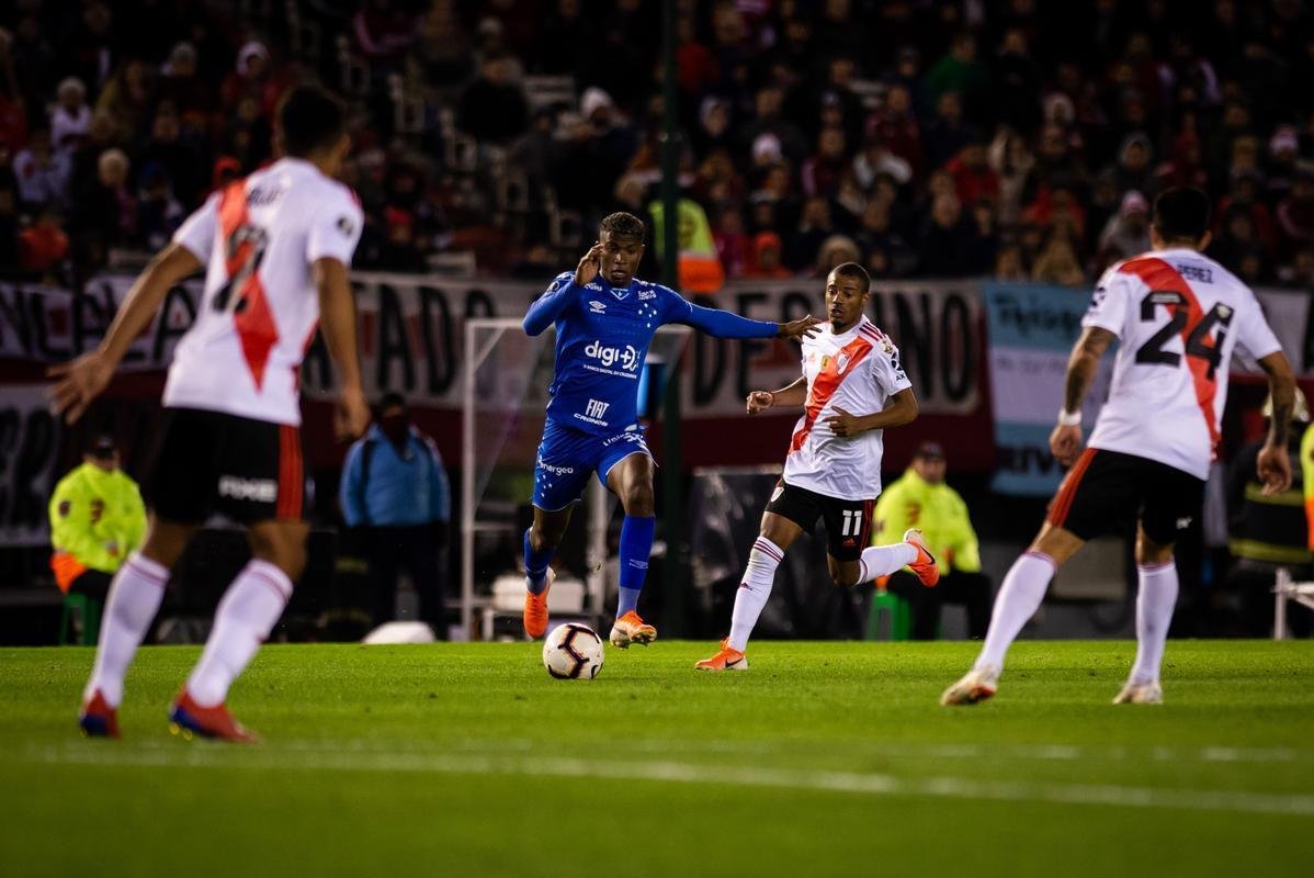 Fotos do segundo tempo do duelo entre River Plate e Cruzeiro, no Monumental de Núñez, em Buenos Aires, pela ida das oitavas de final da Copa Libertadores