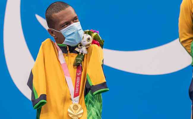 Gabriel Arajo conquistou duas medalhas nos Jogos Paralmpicos de Tquio e  parabenizado pelo time do corao