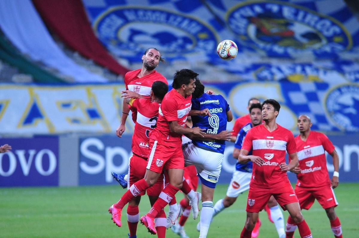 Fotos do duelo entre Cruzeiro e CRB, no Mineiro, em Belo Horizonte, pela oitava rodada da Srie B do Brasileiro