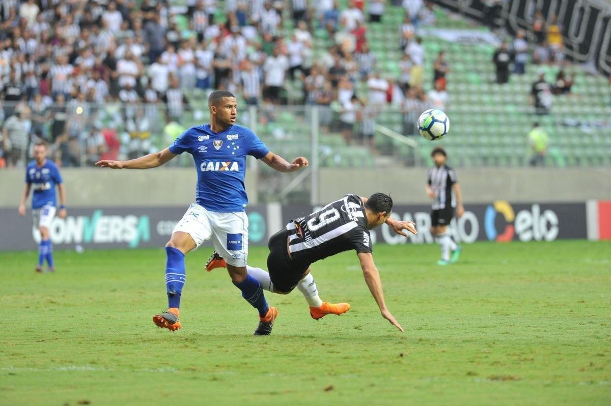 Murilo, zagueiro. 32 jogos disputados em 2017; 22 jogos disputados em 2018 e 3 jogos disputados em 2019