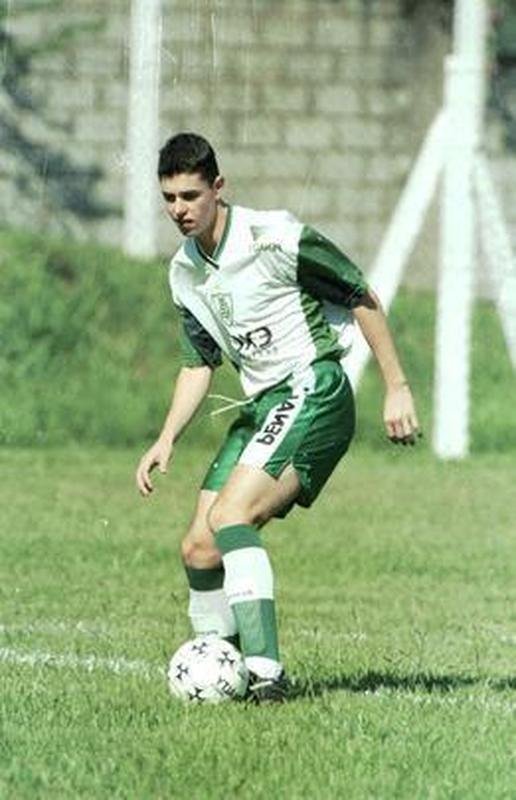 O atacante Alessandro, revelado pelo Amrica em 2001