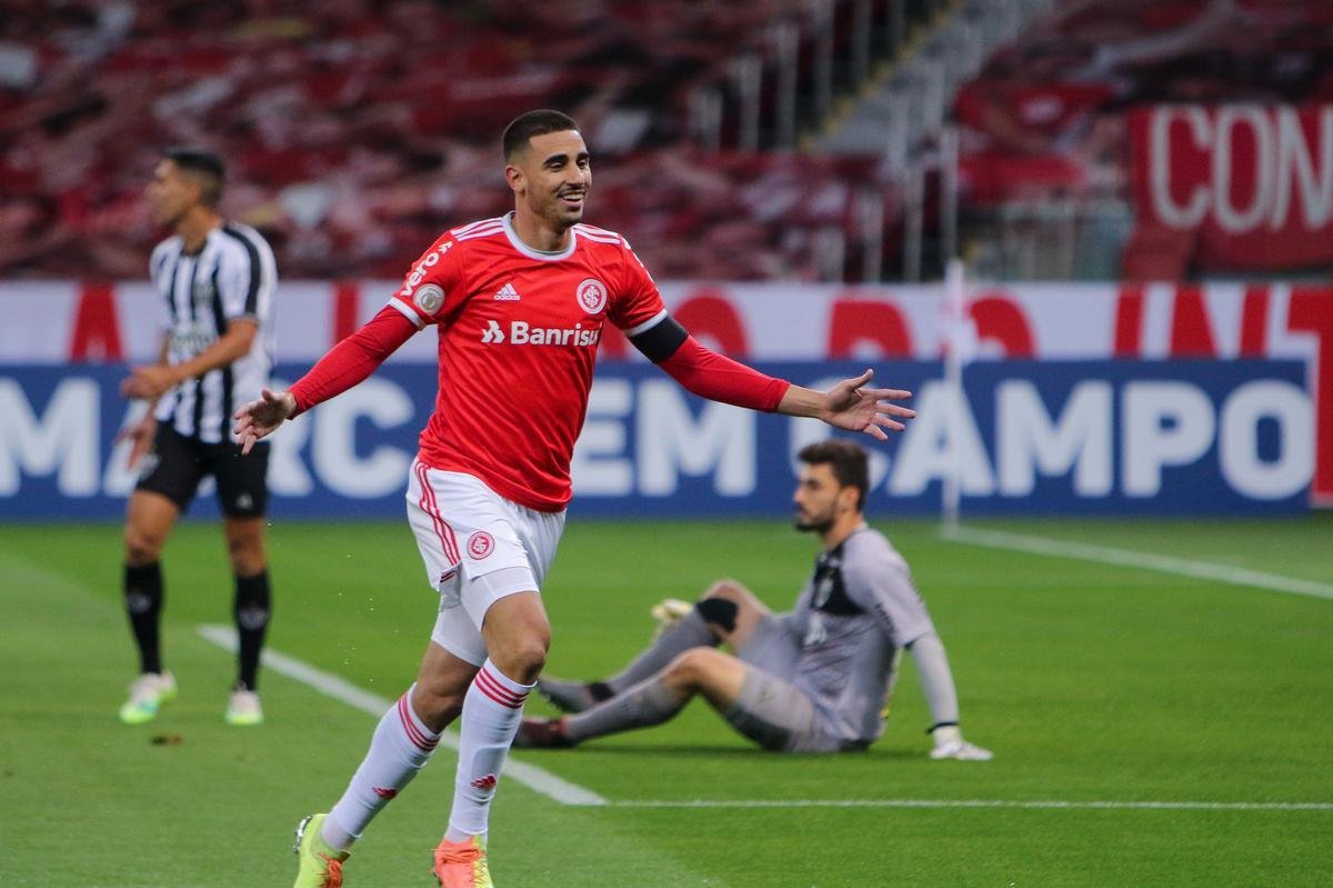 7º Thiago Galhardo (Internacional): nota 7.09