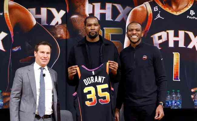 Kevin Durant na apresentao como jogador do Phoenix Suns, na ltima quinta-feira (16)