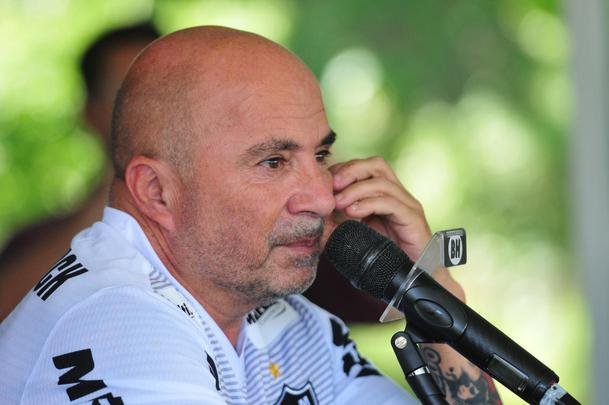Jorge Sampaoli foi apresentado na tarde desta segunda-feira como novo tcnico do Atltico