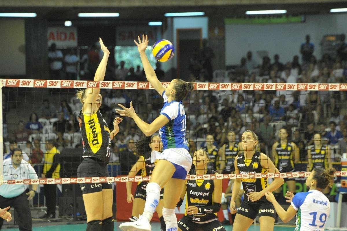 Minas x Praia: veja fotos da primeira partida da final