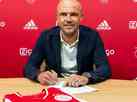 Ajax oficializa ex-auxiliar de Erik ten Hag como novo técnico