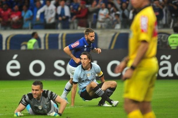 Imagens do jogo entre Cruzeiro e Grmio, pela 8 rodada do Campeonato Brasileiro, no Mineiro