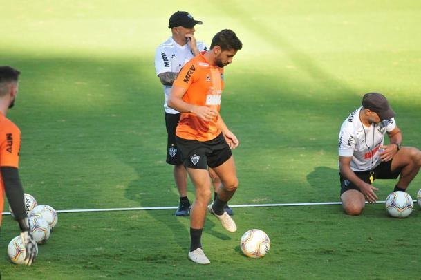 Jorge Sampaoli comandou nesta segunda-feira o seu primeiro treino no Atltico