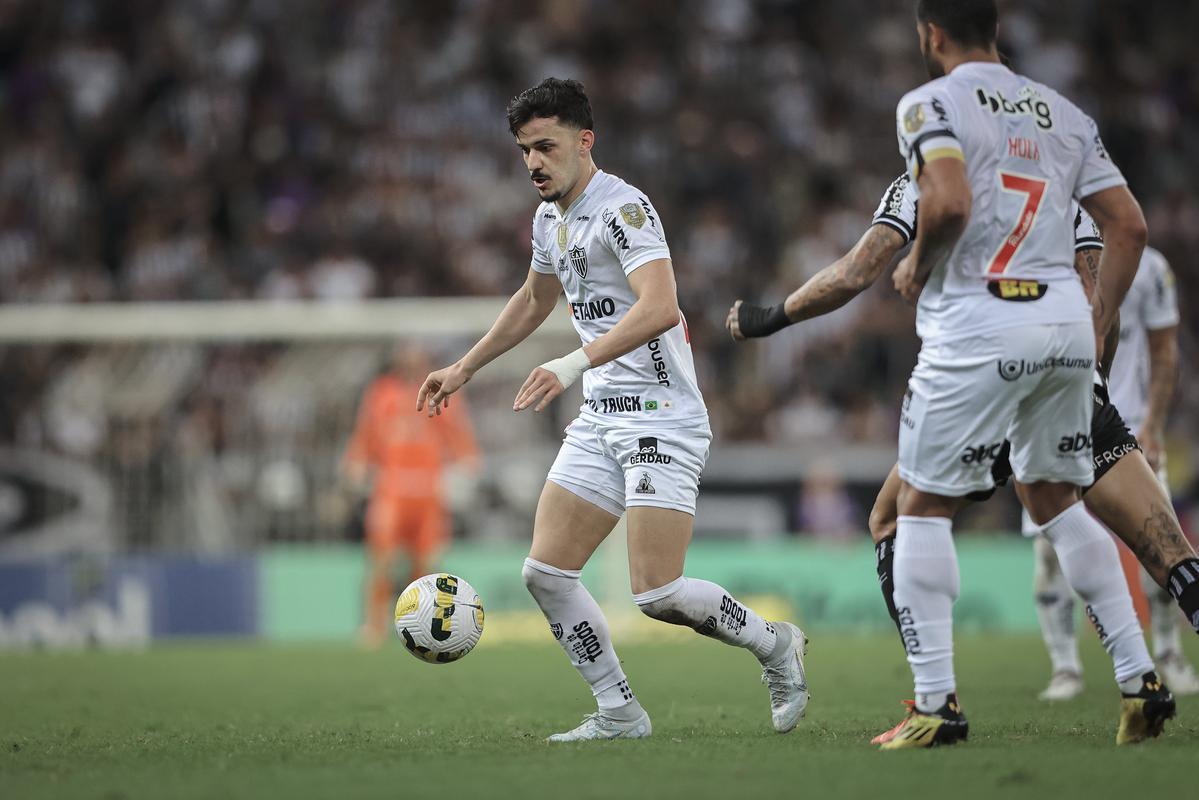 O Atltico visitou o Cear nesta quarta-feira (15), na Arena Castelo, em Fortaleza, pela 12 rodada do Campeonato Brasileiro. Veja as melhores imagens do confronto.