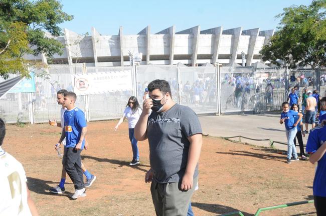 Chegada da torcida do Cruzeiro ao Mineiro para o jogo contra a Ponte Preta pela 13 rodada da Srie B do Campeonato Brasileiro. Estdio voltou a receber grande pblico