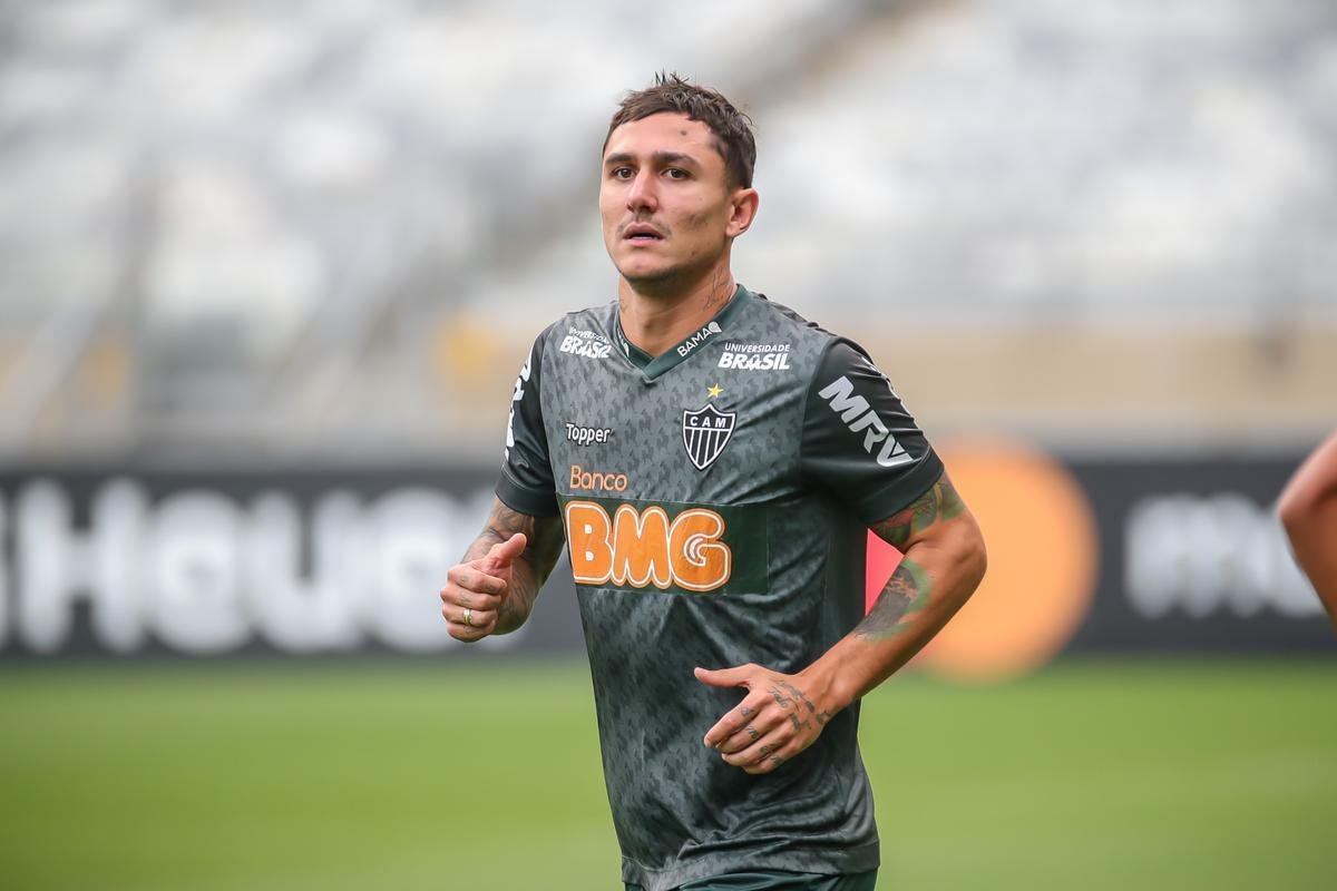 Levir Culpi comanda treino no Mineiro antes da estreia no Grupo E da Libertadores