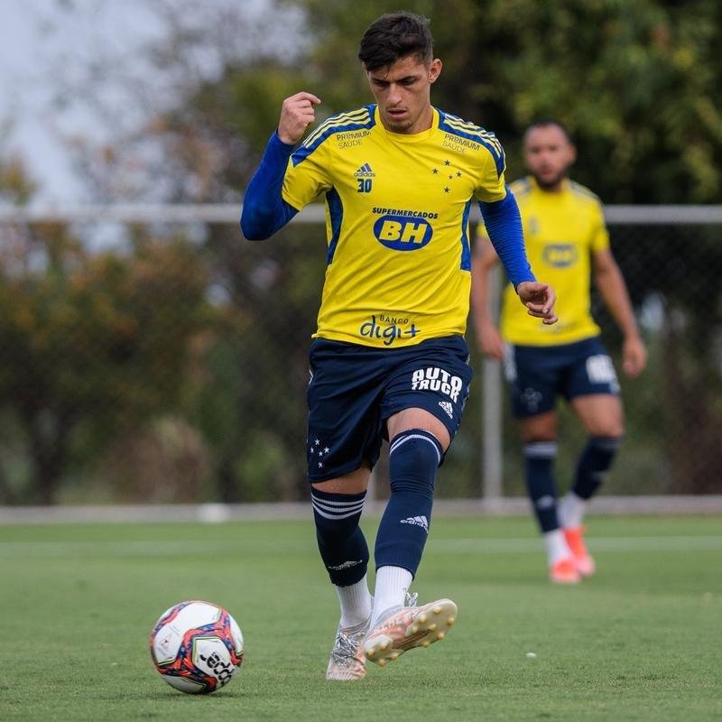 Fotos do treino do Cruzeiro na Toca da Raposa II nesta segunda-feira