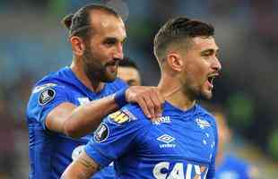 Fotos da vitria do Cruzeiro sobre o Flamengo por 2 a 0, nesta quarta-feira, no Maracan. Gols de Arrascaeta e Thiago Neves garantiram ao time celeste vantagem nas oitavas de final da Copa Libertadores