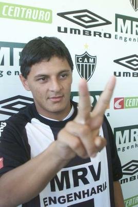 Pablito Gimenez - O atacante paraguaio teve uma passagem curta pelo Atlético. Foram apenas oito jogos em 2005 - 1 pelo Campeonato Mineiro e sete pelo Campeonato Brasileiro, quando o clube acabou rebaixado. Na estreia, contra o Mamoré, pelo Estadual, ele sofreu o pênalti que resultou no gol da vitória. Na mesma partida, ele fraturou o pé esquerdo e ficou seis meses sem jogar. Ele não fez gols pelo clube.