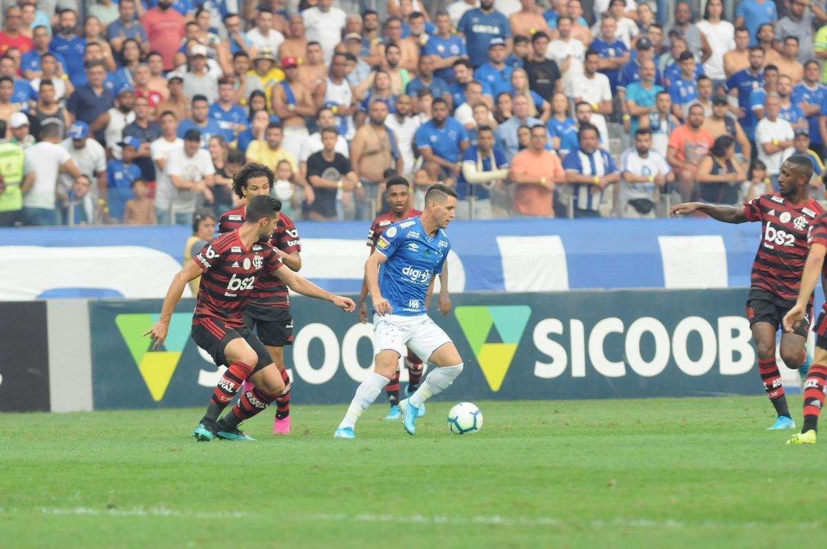 Cruzeiro e Flamengo se enfrentaram pela 20 rodada do Campeonato Brasileiro