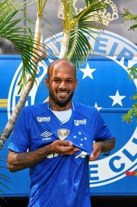 Fotos da apresentao do volante Bruno Silva no Cruzeiro (Ramon Lisboa/EM D.A Press)