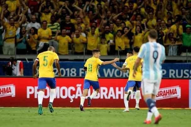 Philippe Coutinho marca o primeiro gol para o Brasil no Mineiro