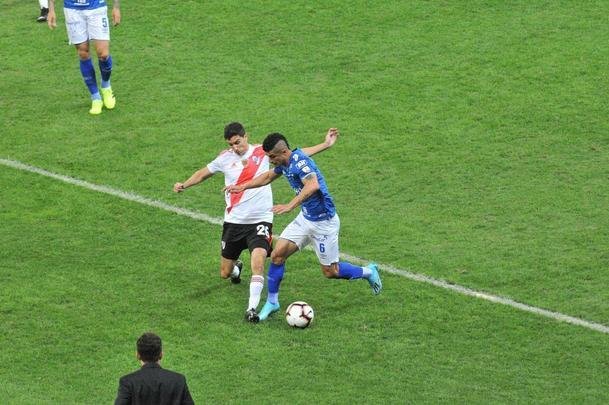 Fotos do primeiro tempo do duelo entre Cruzeiro e River Plate, no Mineiro, pelas oitavas de final da Copa Libertadores 2019