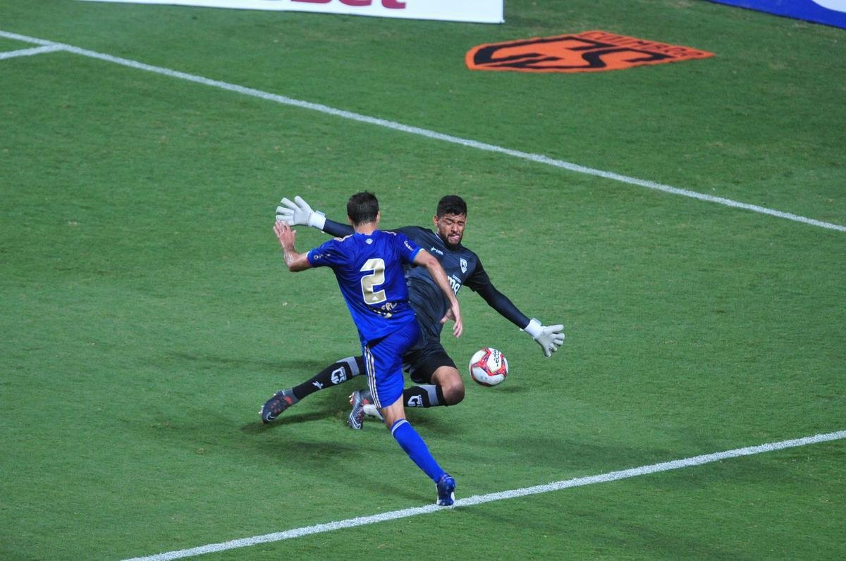 Fotos de Coimbra x Cruzeiro, no Independncia, pela 8 rodada do Mineiro. William Pottker e Felipe Augusto fizeram os gols da vitria celeste por 2 a 0.