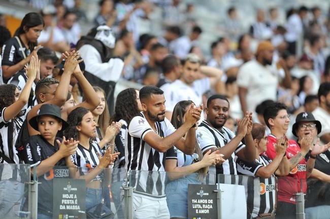 Fotos da torcida do Atltico, no Mineiro, durante a partida de volta da semifinal do Campeonato Mineiro, contra a Caldense