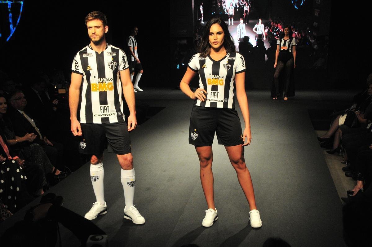 Nova coleo de uniformes do Atltico produzida pela fornecedora francesa Le Coq