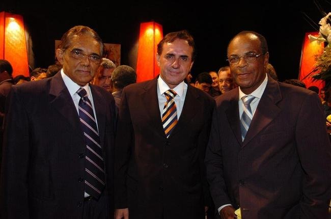 Benecy Queiroz (e), Edwaldo Soares (c), e o tcnico de futebol Jos Maria Pena