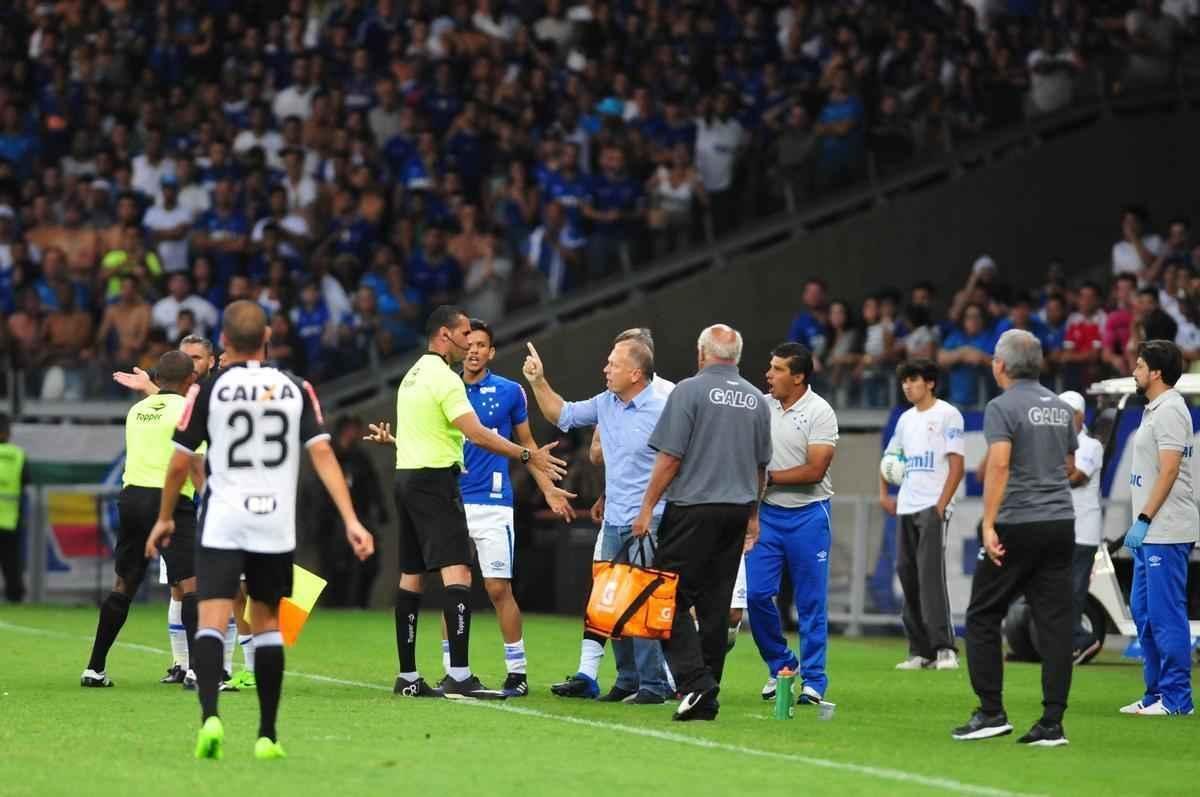 Imagens do segundo tempo do clssico no Mineiro vencido pelo Cruzeiro