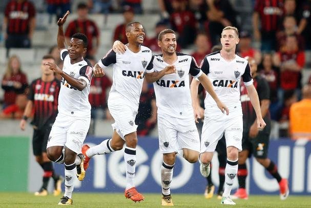 Atltico derrota Atltico-PR na Arena da Baixada com show de Robinho