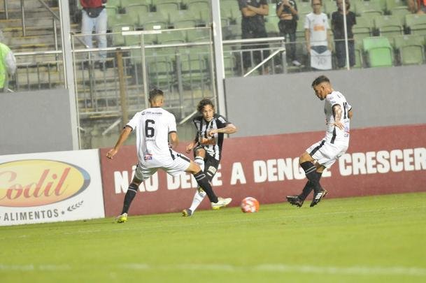 Em noite chuvosa no Independncia, reservas do Atltico batem o Tupi por 2 a 0