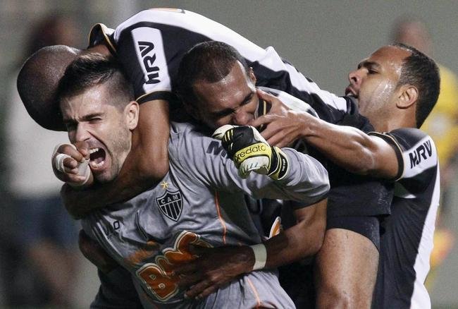 No dia 30 de maio de 2013, Victor salvou o Atlético da eliminação na Libertadores. Depois, clube se tornaria o campeão