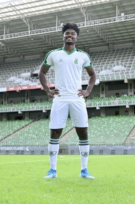 Fotos dos novos uniformes do Amrica