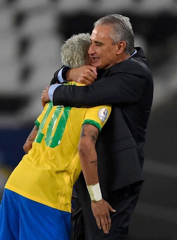 Brasil e Peru se enfrentaram pela segunda rodada do Grupo B da Copa Amrica